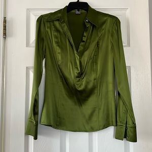 Ann Taylor green top silky material with stretch. Size 6
